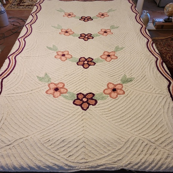 Chenille Full Bedspread Florals NEEDS REPAIR Queen cutter crafts florals flower - Picture 1 of 11